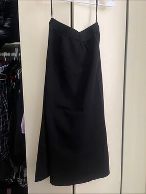 Junees Elegant Black Midi Skirt